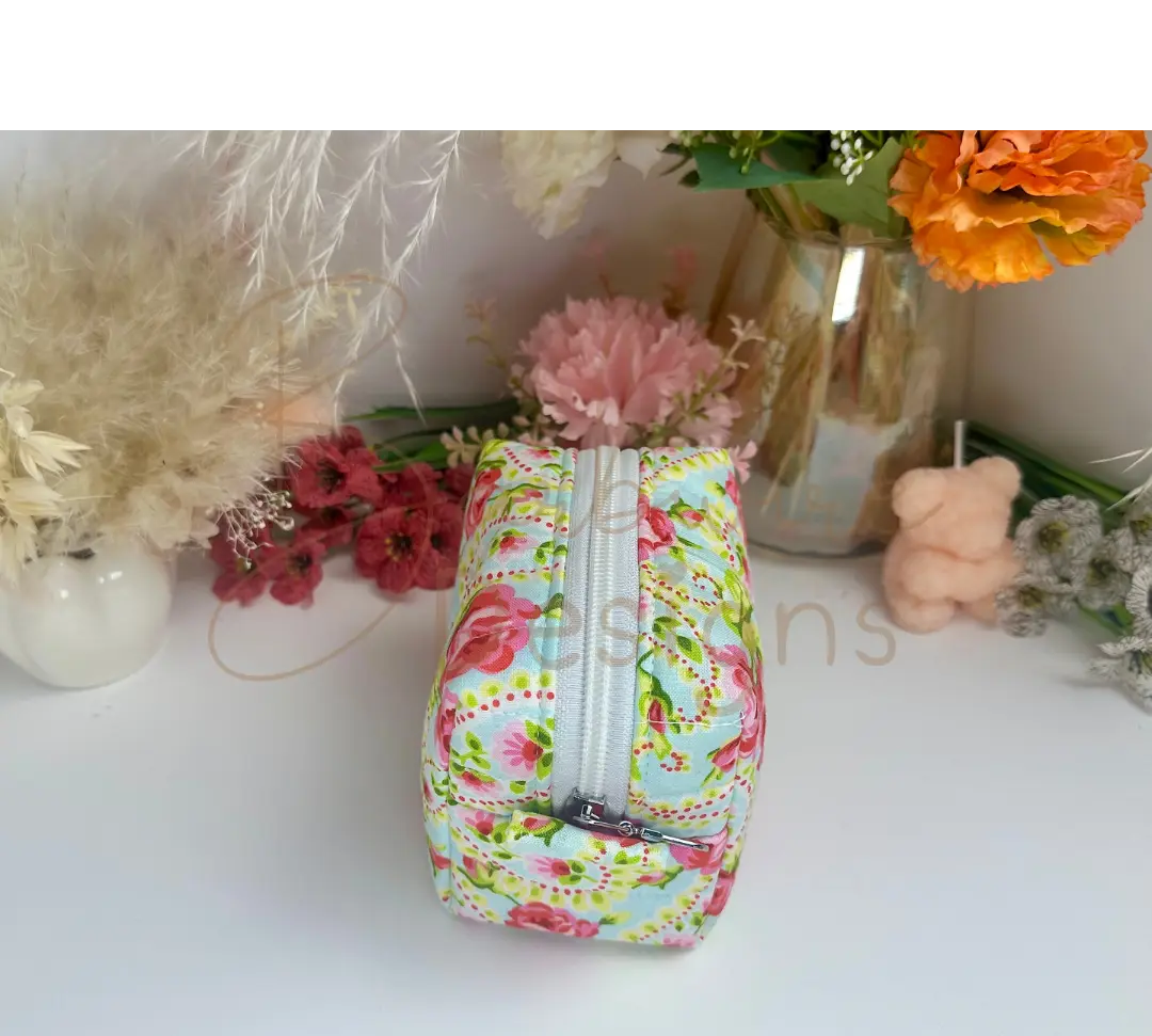 Monday Quilted Makeup Pouch Regular Barb Wire Designs