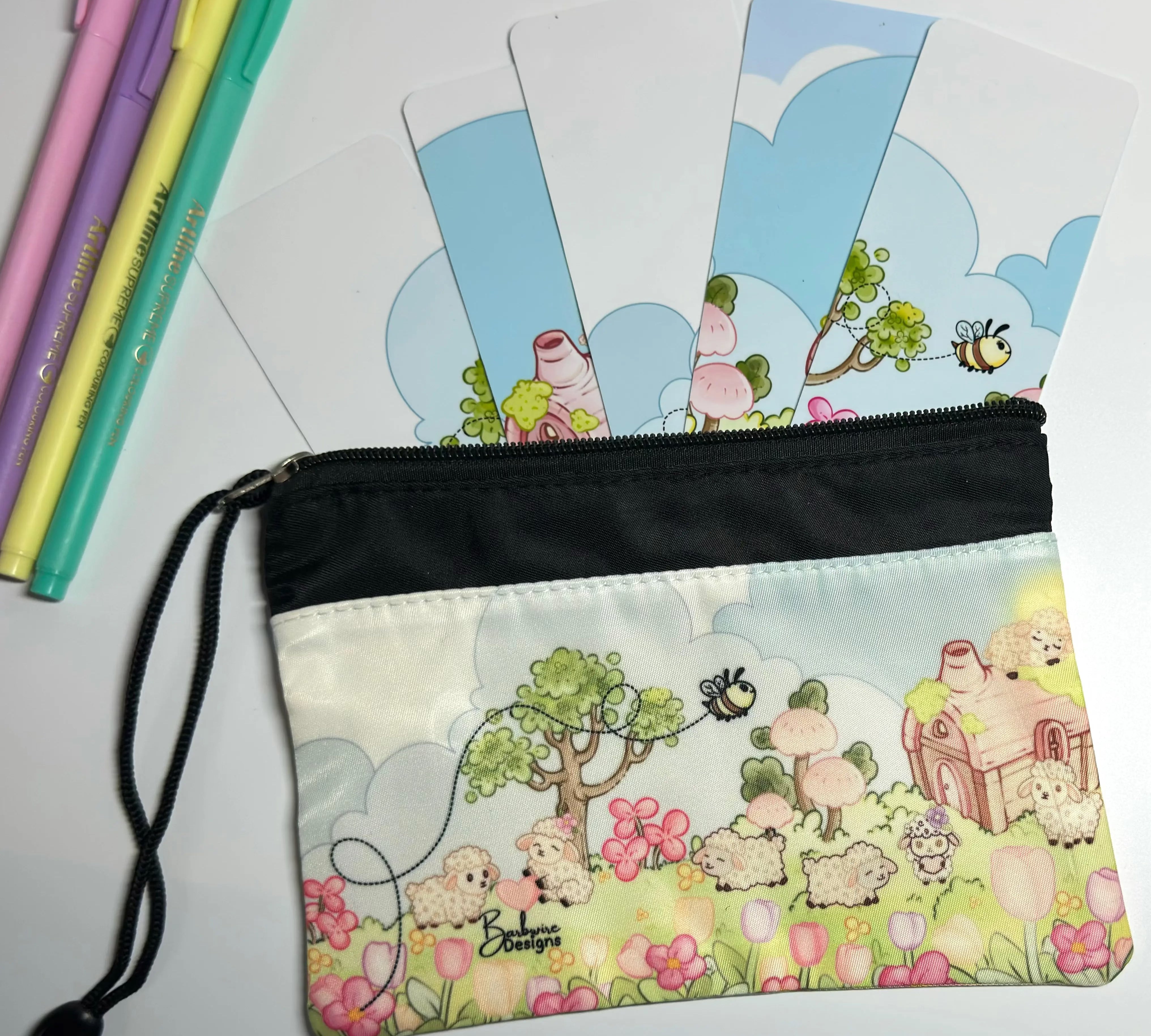 Lisa Lamb Bookmark bag full