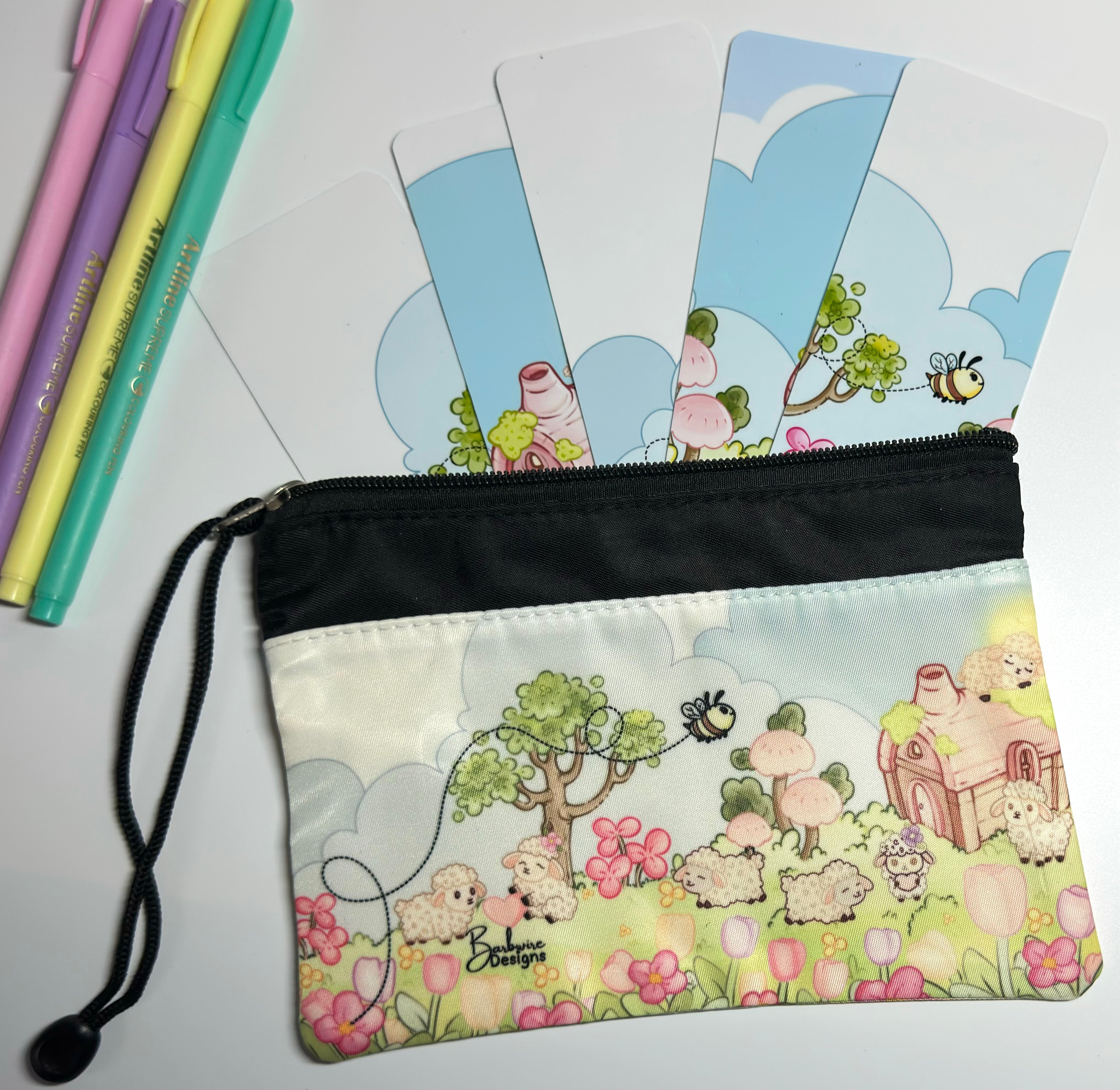 Lisa Lamb Bookmark bag full