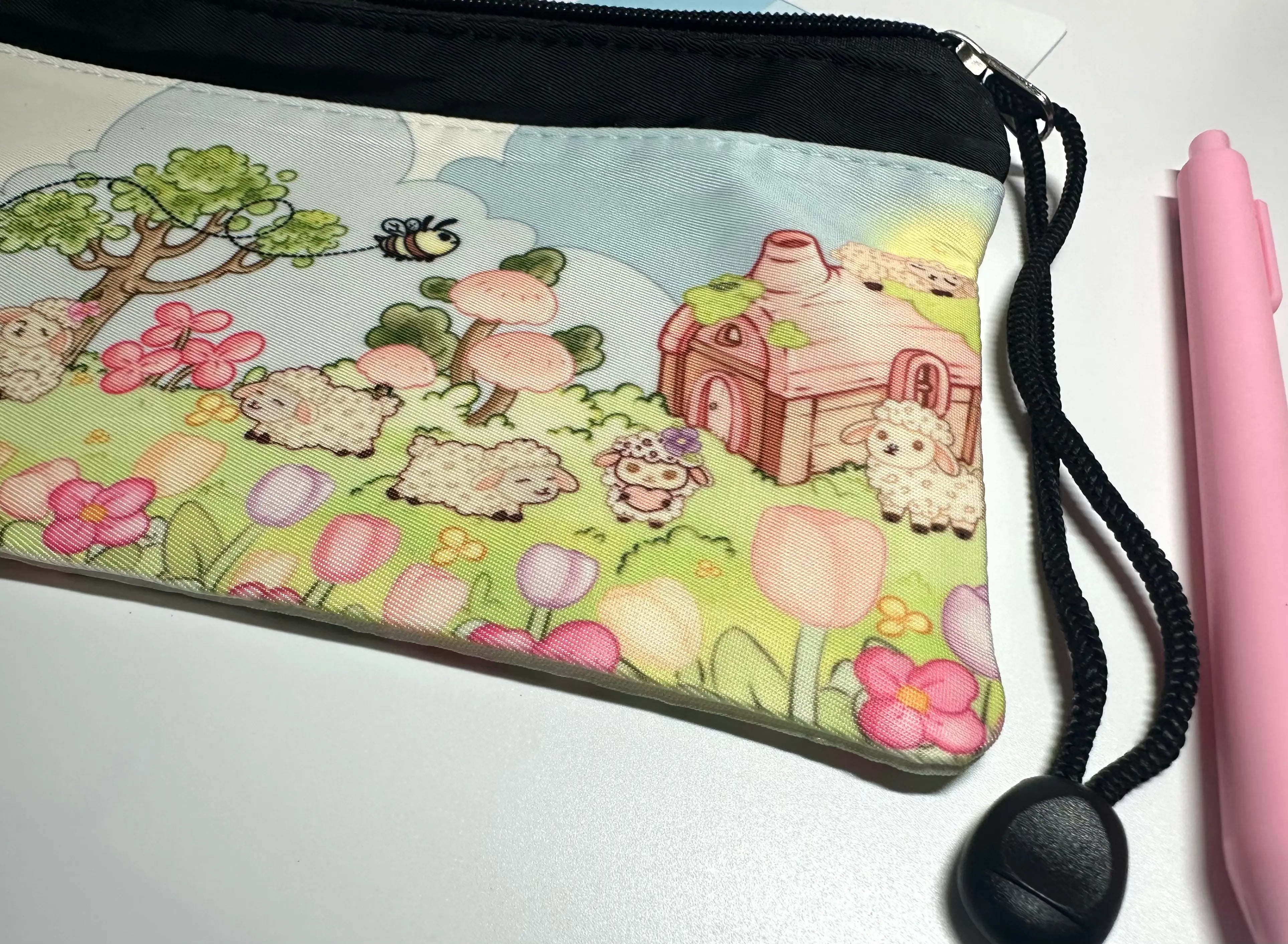 Lisa Lamb Bookmark bag bottom left view